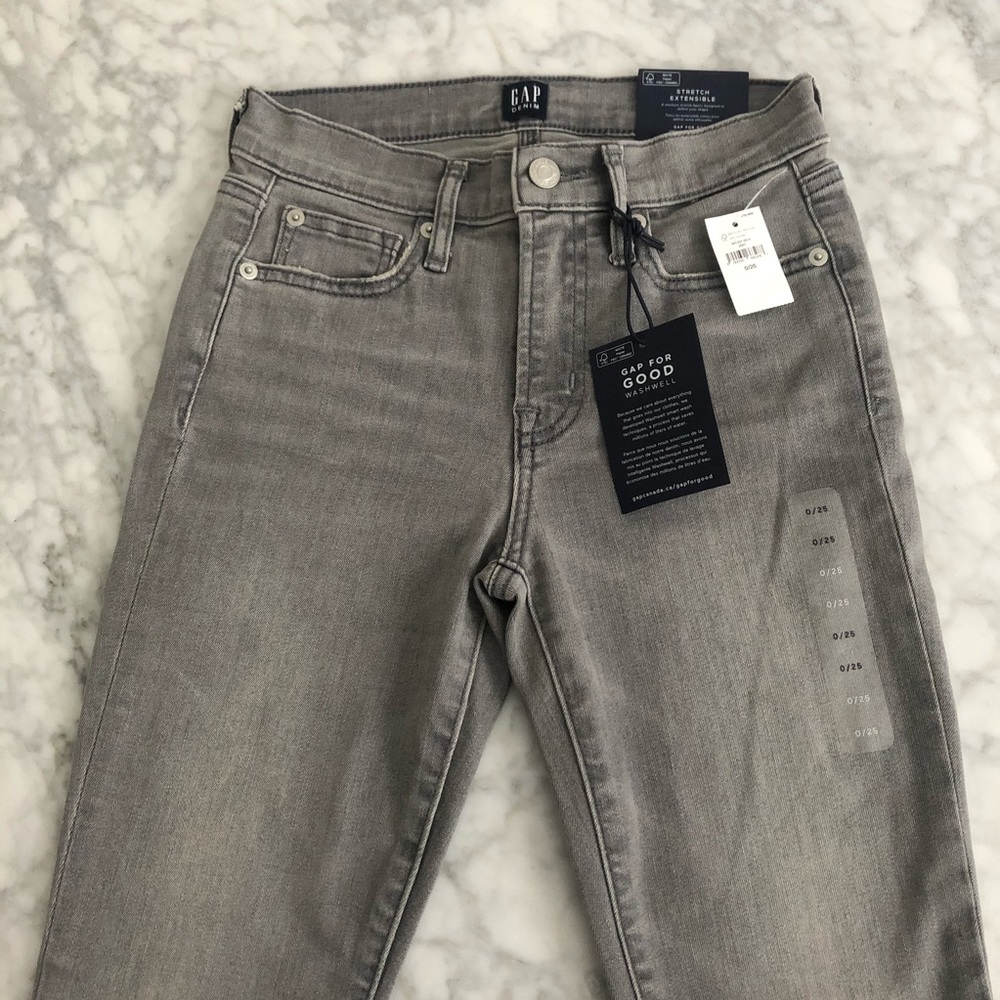 NWT GAP Skinny Jeans Size 25